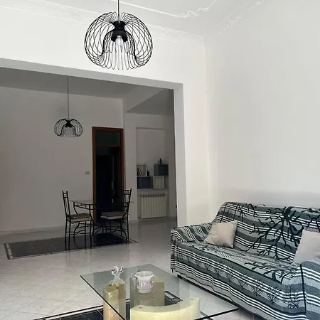 招待所 Belvedere *